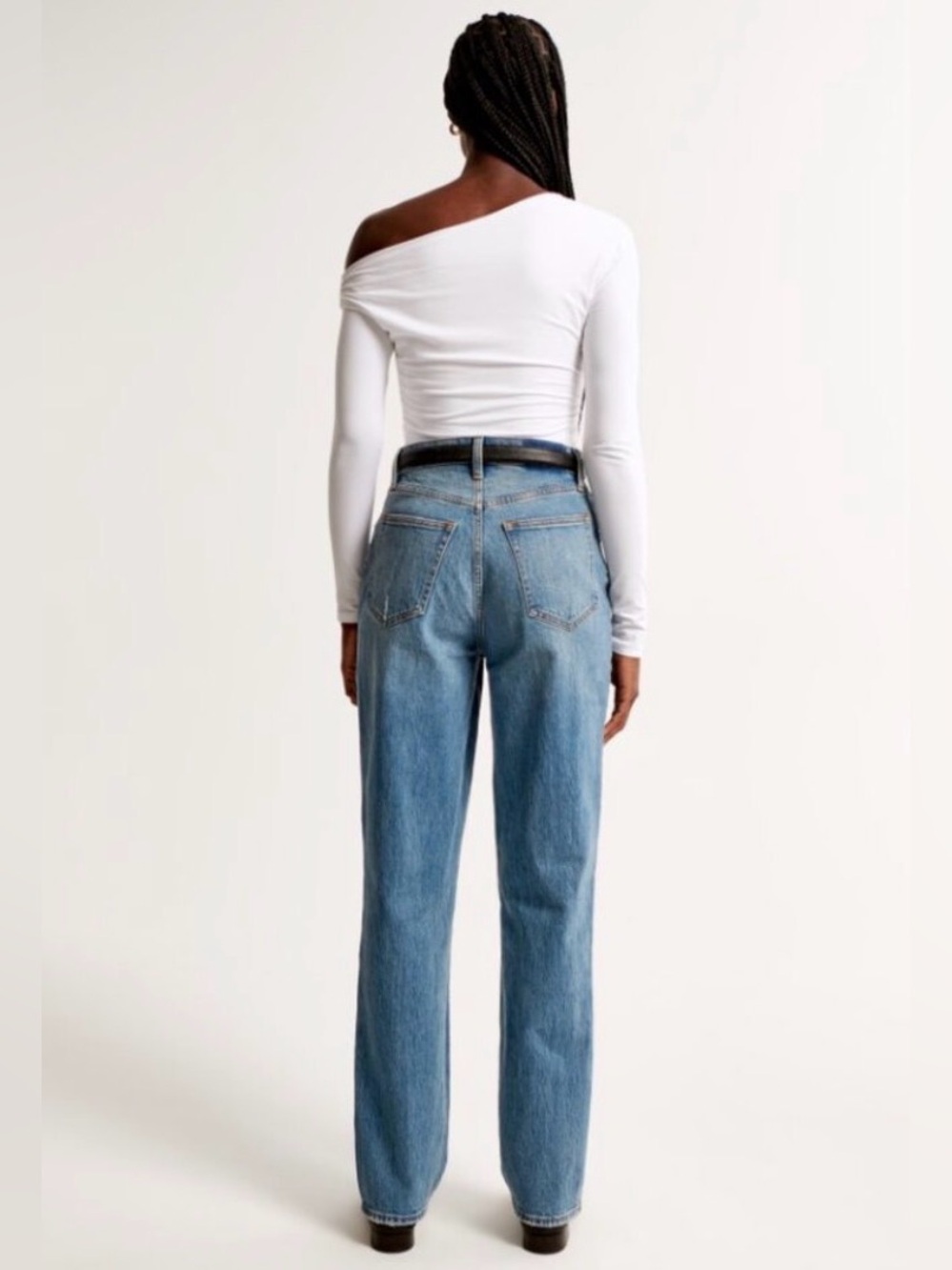 Abercrombie and Fitch 90s Straight Ultra High Rise Size 27/4R - Picture 2 of 8